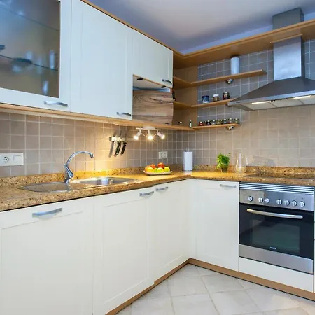 Sleeps 6 With Pool And Air Con Villa