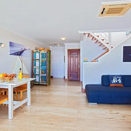 Sleeps 6 With Pool And Air Con Villa *